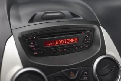 Vendo Ford KA 2015 - 4999 EUR, 174924 km - AUTO.MOTO.pt