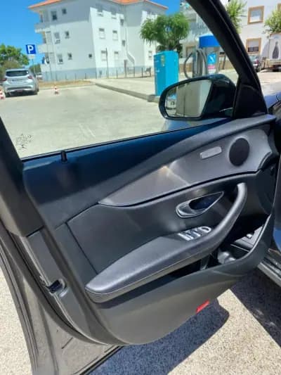 Vendo Mercedes-Benz E 300 2019 - 32500 EUR, 79783 km - AUTO.MOTO.pt