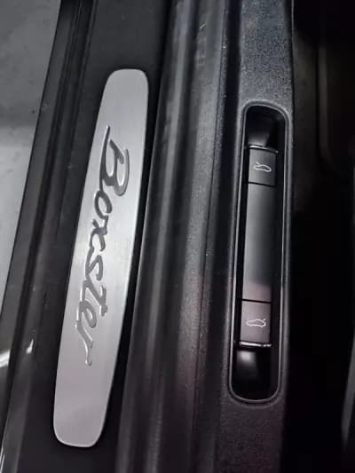 Vendo Porsche 718 Boxster 2019 - 64900 EUR, 68000 km - AUTO.MOTO.pt