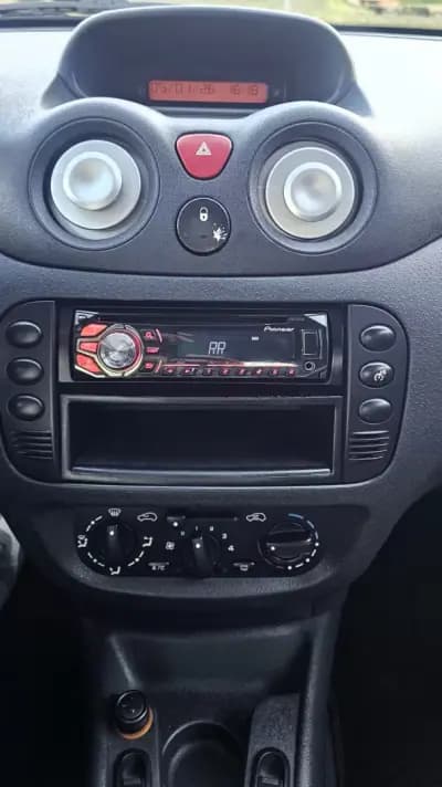 Vendo Citroën C2 2005 - 3999 EUR, 200000 km - AUTO.MOTO.pt