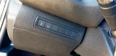 Vendo Peugeot 308 2016 - 10990 EUR, 162027 km - AUTO.MOTO.pt