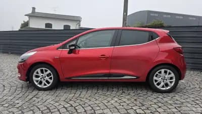 Vendo Renault Clio 2019 - 12990 EUR, 62000 km - AUTO.MOTO.pt