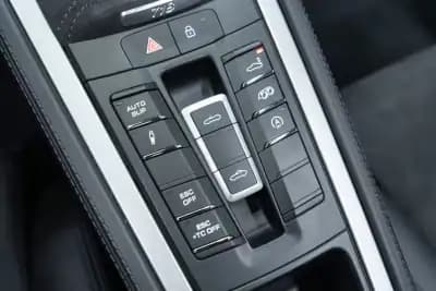 Vendo Porsche 718 Spyder 2020 - 129950 EUR, 16000 km - AUTO.MOTO.pt