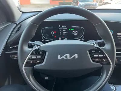 Vendo Kia Niro 2024 - 29500 EUR, 25000 km - AUTO.MOTO.pt