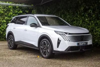 Vendo Peugeot 5008 2025 - 33500 EUR, 15000 km - AUTO.MOTO.pt