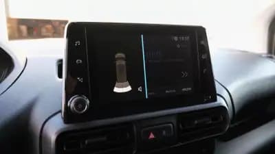 Vendo Peugeot Partner L2 caixa automática 130cv 2019 - 17900 EUR, 163000 km - AUTO.MOTO.pt