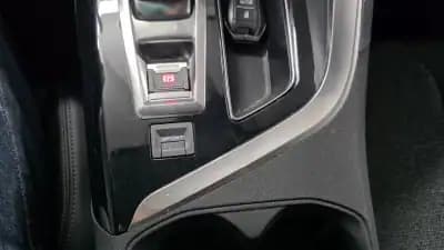 Sell Peugeot 3008 2017 - 17990 EUR, 91000 km - AUTO.MOTO.pt