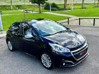 Sell Peugeot 208 2019 - 10450 EUR, 84000 km - AUTO.MOTO.pt