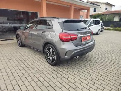 Vendo Mercedes-Benz GLA 180 2019 - 23500 EUR, 109731 km - AUTO.MOTO.pt