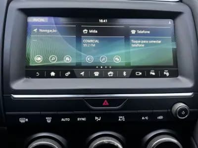 Sell Jaguar E-Pace 2018 - 29750 EUR, 77000 km - AUTO.MOTO.pt