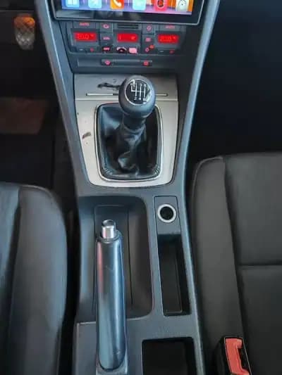 Vendo Audi A4 Avant 2006 - 7350 EUR, 292800 km - AUTO.MOTO.pt