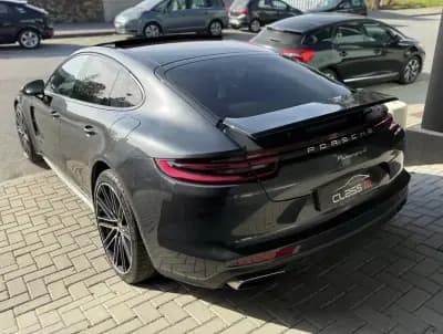 Sell Porsche Panamera 2018 - 74500 EUR, 50941 km - AUTO.MOTO.pt