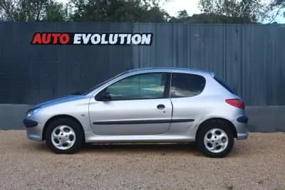 Sell Peugeot 206 2003 - 2750 EUR, 194000 km - AUTO.MOTO.pt