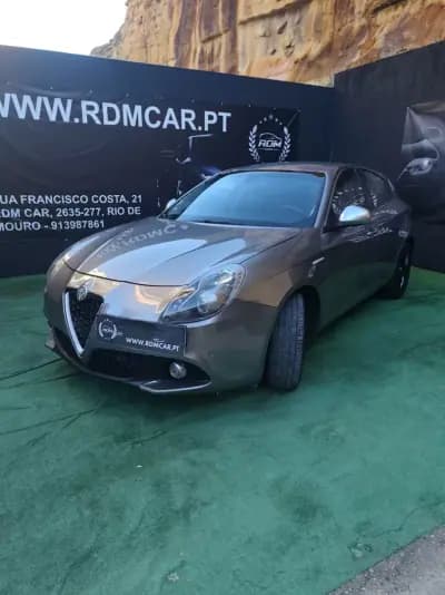 Sell Alfa Romeo Giulietta 2016 - 12990 EUR, 166000 km - AUTO.MOTO.pt