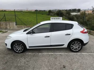 Vendo Renault Mégane 2013 - 4950 EUR, 317737 km - AUTO.MOTO.pt