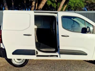 Sell Opel Combo 2022 - 15990 EUR, 55209 km - AUTO.MOTO.pt