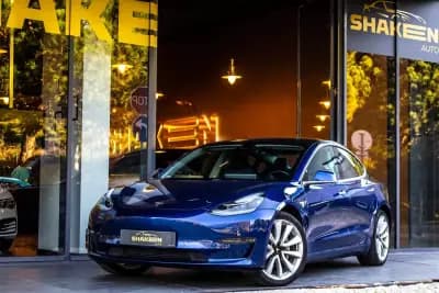 Vendo Tesla Model 3 2020 - 29750 EUR, 73831 km - AUTO.MOTO.pt