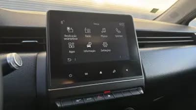 Vendo Renault Clio 2021 - 12600 EUR, 115121 km - AUTO.MOTO.pt