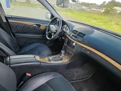 Vendo Mercedes-Benz E 220 2007 - 8990 EUR, 330000 km - AUTO.MOTO.pt