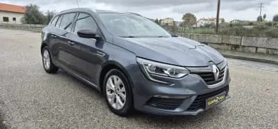 Vendo Renault Mégane Sport Tourer 2019 - 8950 EUR, 360000 km - AUTO.MOTO.pt