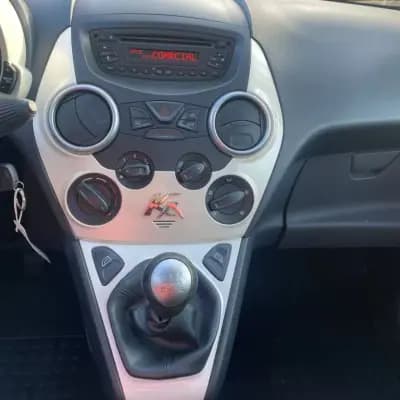 Vendo Ford KA 2013 - 7990 EUR, 129000 km - AUTO.MOTO.pt