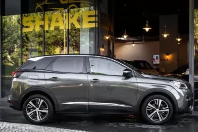 Vendo Peugeot 3008 2019 - 17850 EUR, 63281 km - AUTO.MOTO.pt