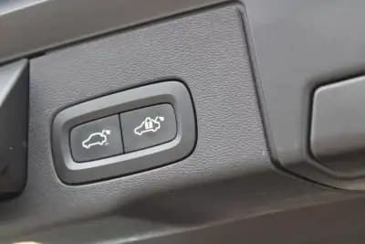 Vendo Volvo XC 60 2020 - 33990 EUR, 168000 km - AUTO.MOTO.pt