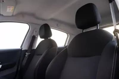 Vendo Peugeot 208 2019 - 9999 EUR, 106000 km - AUTO.MOTO.pt