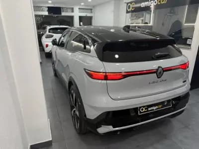 Vendo Renault Mégane E-Tech 2023 - 26950 EUR, 38315 km - AUTO.MOTO.pt