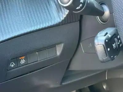 Vendo Peugeot e-208 2020 - 17500 EUR, 77000 km - AUTO.MOTO.pt