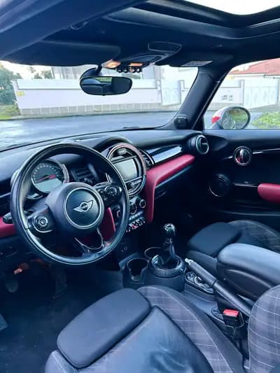 Vendo MINI Cooper 2014 - 15000 EUR, 160000 km - AUTO.MOTO.pt