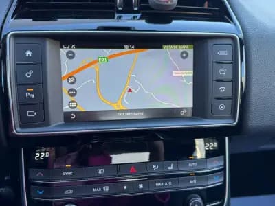 Sell Jaguar XE 2018 - 18900 EUR, 104810 km - AUTO.MOTO.pt