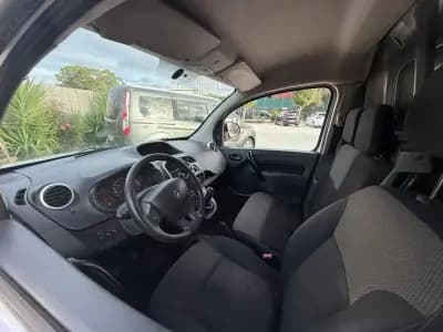 Vendo Renault Kangoo 2019 - 8456 EUR, 175000 km - AUTO.MOTO.pt