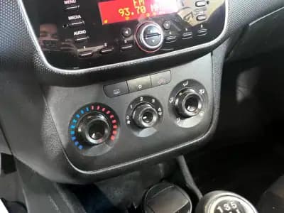 Vendo Fiat Punto 2013 - 6500 EUR, 134945 km - AUTO.MOTO.pt