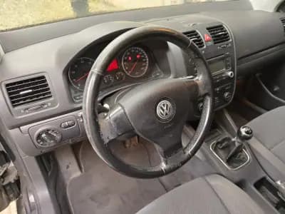 Sell Volkswagen Golf 2006 - 4999 EUR, 168497 km - AUTO.MOTO.pt