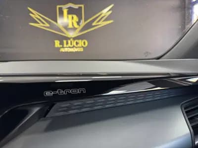 Vendo Audi e-tron GT 2023 - 62500 EUR, 53927 km - AUTO.MOTO.pt