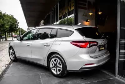 Vendo Ford Focus SW 2023 - 18990 EUR, 64785 km - AUTO.MOTO.pt