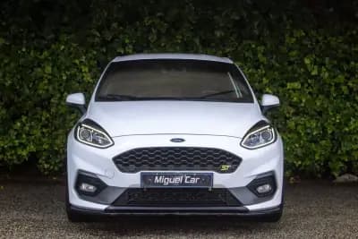 Vendo Ford Fiesta 2019 - 19900 EUR, 110400 km - AUTO.MOTO.pt