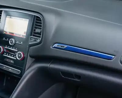 Sell Renault Mégane Sport Tourer 2018 - 15990 EUR, 126740 km - AUTO.MOTO.pt