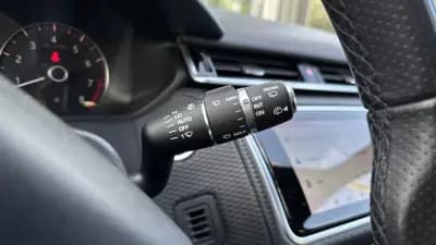 Vendo Land Rover Range Rover Velar 2019 - 37650 EUR, 96521 km - AUTO.MOTO.pt