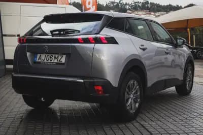 Sell Peugeot e-2008 2021 - 21750 EUR, 62670 km - AUTO.MOTO.pt
