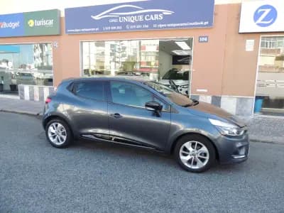 Sell Renault Clio 2017 - 10950 EUR, 140000 km - AUTO.MOTO.pt