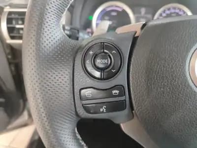 Vendo Lexus IS 300H 2013 - 19990 EUR, 170000 km - AUTO.MOTO.pt