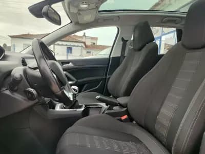 Vendo Peugeot 308 2015 - 11900 EUR, 151000 km - AUTO.MOTO.pt