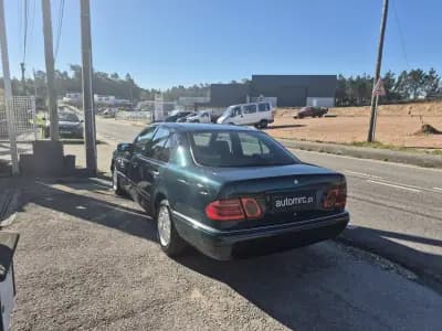 Sell Mercedes-Benz E 220 1997 - 3900 EUR, 500000 km - AUTO.MOTO.pt