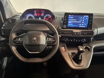 Vendo Peugeot Partner 2023 - 17750 EUR, 80117 km - AUTO.MOTO.pt