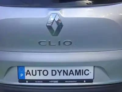 Vendo Renault Clio Break 2014 - 11890 EUR, 142223 km - AUTO.MOTO.pt