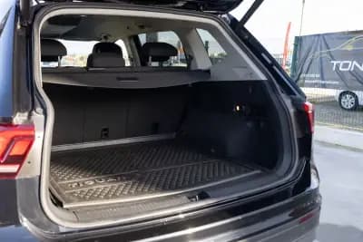 Sell Volkswagen Tiguan Allspace 2018 - 29890 EUR, 105000 km - AUTO.MOTO.pt