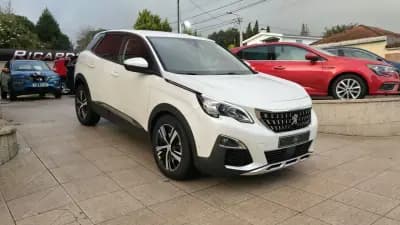 Vendo Peugeot 3008 2018 - 16990 EUR, 131000 km - AUTO.MOTO.pt