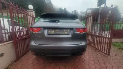 Vendo Jaguar F-Pace 2018 - 37990 EUR, 86000 km - AUTO.MOTO.pt